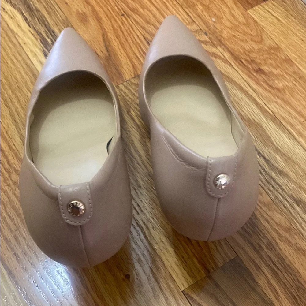 Michael Kors Tan Heels Classic Pointed-Toe Pumps. Final sale. Make me an offer. - Picture 4 of 5